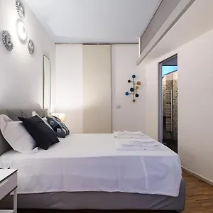 https://mila-apartments-alessi.it-lombardy.com